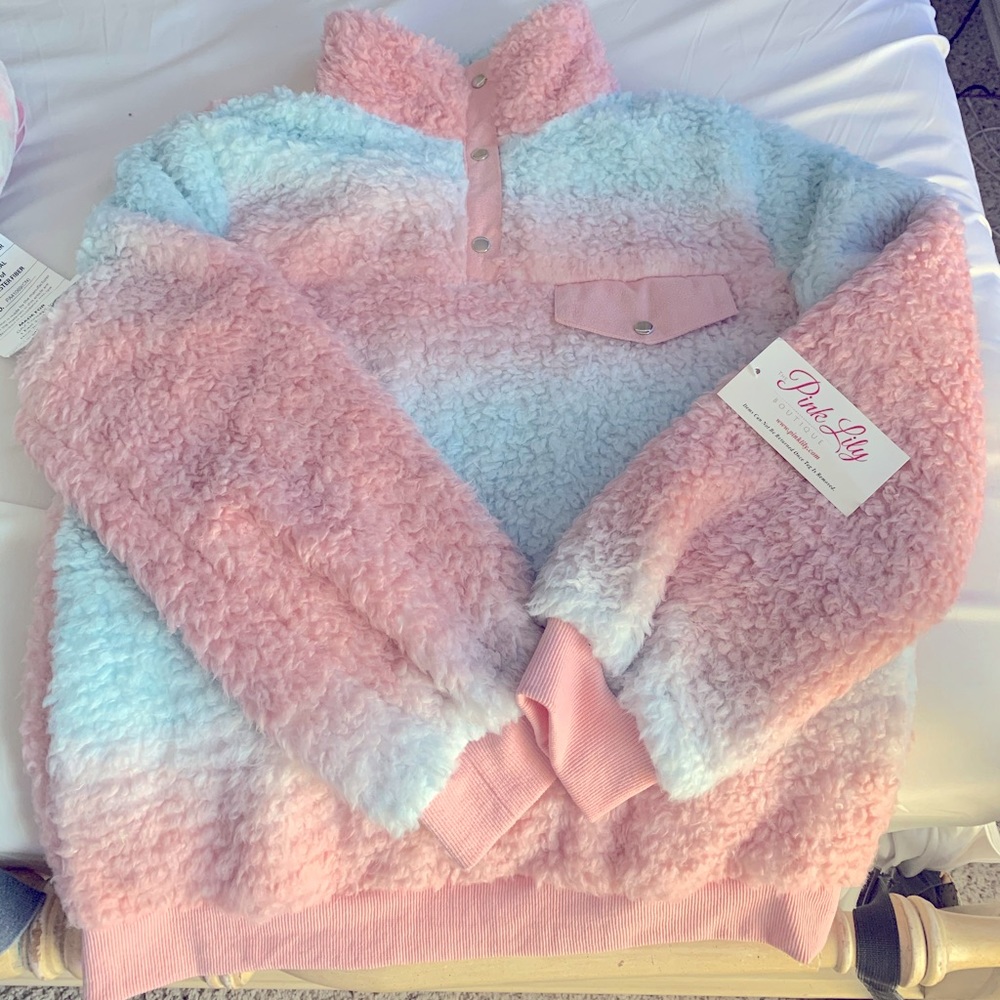 Brand new Pink Lily Sherpa pullover